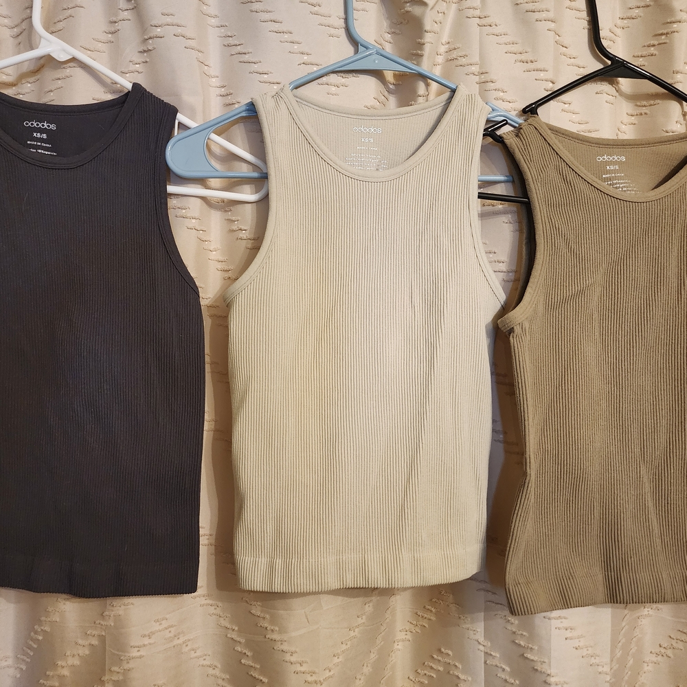 Adodos Ribbed Crop Tank Tops Set
